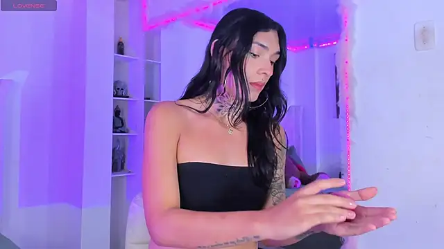 Snapshot of Camila_Coxx chatting on 10.11.25 Camila Coxx online show from 10.11.25