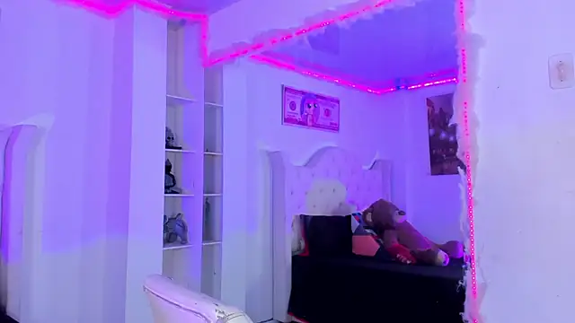 Snapshot of Camila_Coxx chatting on 11.03.25 Camila Coxx online show from 11.03.25