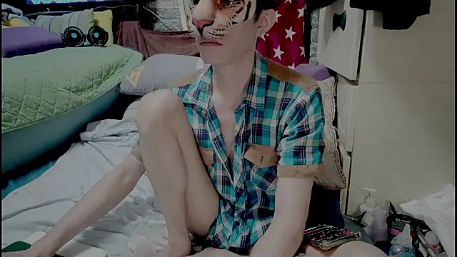 JJjing online show from 11.10.25