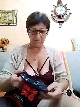 Snapshot of passione503 chatting on 11.29.25 passione503 online show from 11.29.25