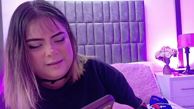 Snapshot of MeryStone chatting on 09.13.25 MeryStone online show from 09.13.25