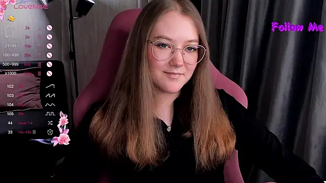 Snapshot of bunny_bubble chatting on 11.28.25 bunny bubble online show from 11.28.25