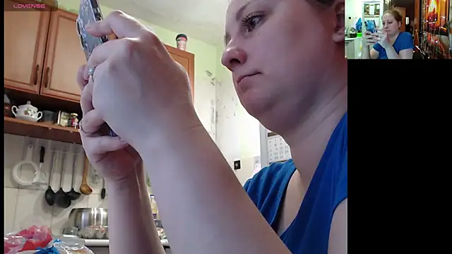 Sakura Green online show from 09.20.25