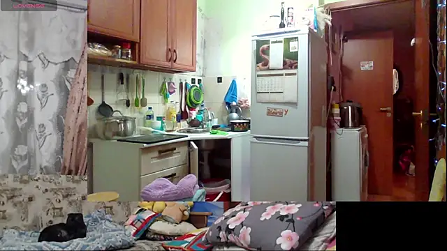 Sakura Green online show from 10.10.25