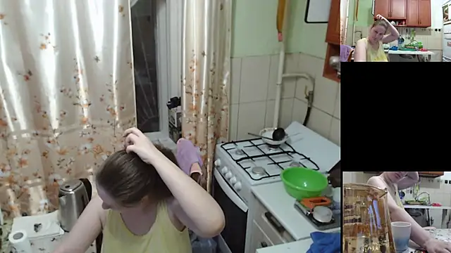 Sakura Green online show from 11.02.25