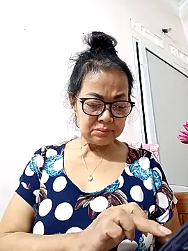 Hotestlove online show from 12.04.25