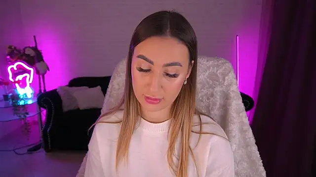 LiaBrazzerr online show from 12.22.24