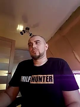 Foxyshaved online show from 02.20.25