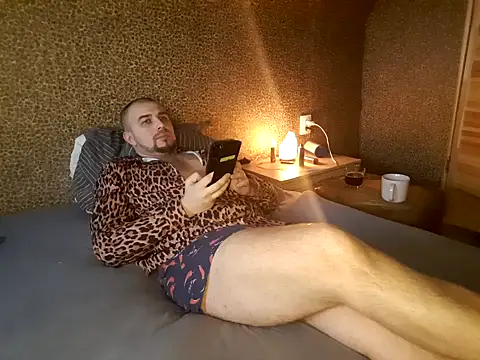 Foxyshaved online show from 02.23.25