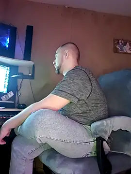 Foxyshaved online show from 02.26.25