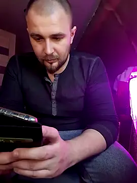 Foxyshaved online show from 02.27.25