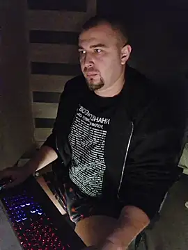 Foxyshaved online show from 11.03.25