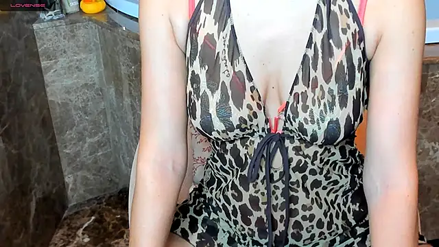 Snapshot of yourastral chatting on 03.23.25 yourastral online show from 03.23.25