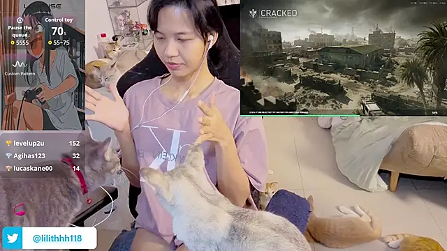 Snapshot of Kana_G chatting on 11.20.25 Kana G online show from 11.20.25