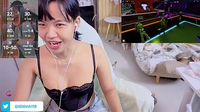 Snapshot of Kana_G chatting on 11.24.25 Kana G online show from 11.24.25