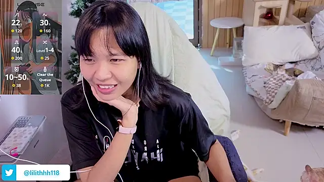 Snapshot of Kana_G chatting on 12.15.25 Kana G online show from 12.15.25