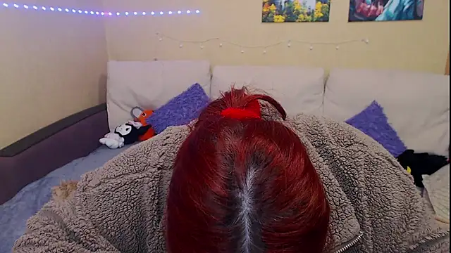 JuliaKeln online show from 02.21.25