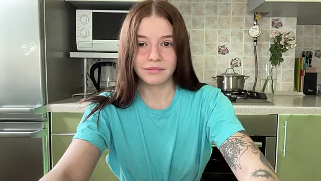 Snapshot of mia___mi chatting on 03.07.25 mia mi online show from 03.07.25