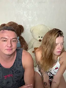 Snapshot of mia___mi chatting on 10.10.25 mia mi online show from 10.10.25