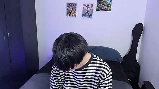 Snapshot of Aventure_Twinks chatting on 10.23.25 Aventure Twinks online show from 10.23.25