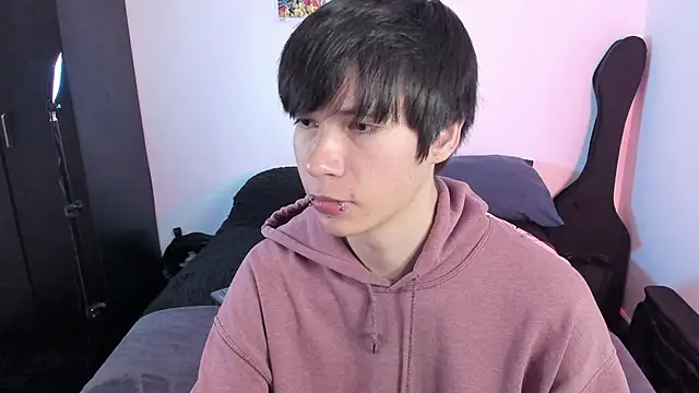 Snapshot of Aventure_Twinks chatting on 11.15.25 Aventure Twinks online show from 11.15.25