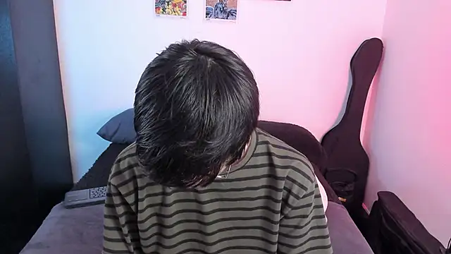 Snapshot of Aventure_Twinks chatting on 12.05.25 Aventure Twinks online show from 12.05.25