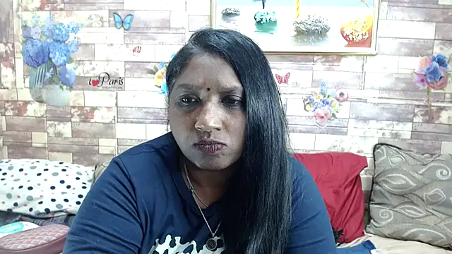 Snapshot of Indian_tracy chatting on 10.21.25 Indian tracy online show from 10.21.25