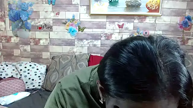 Snapshot of Indian_tracy chatting on 10.24.25 Indian tracy online show from 10.24.25