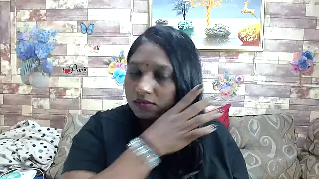 Snapshot of Indian_tracy chatting on 10.28.25 Indian tracy online show from 10.28.25
