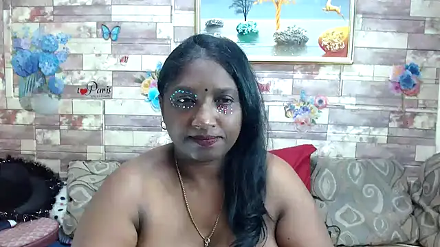 Snapshot of Indian_tracy chatting on 10.31.25 Indian tracy online show from 10.31.25