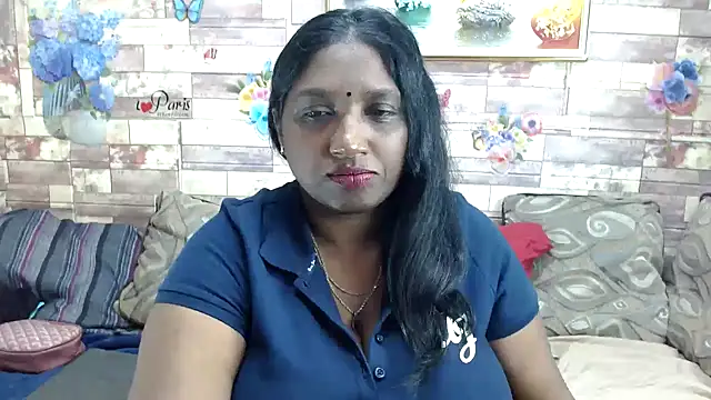 Snapshot of Indian_tracy chatting on 11.09.25 Indian tracy online show from 11.09.25