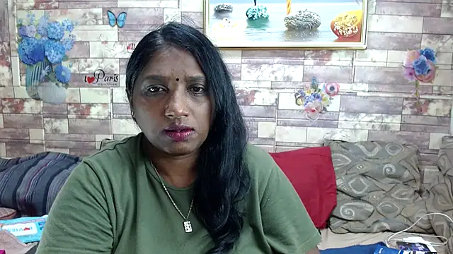 Snapshot of Indian_tracy chatting on 11.26.25 Indian tracy online show from 11.26.25