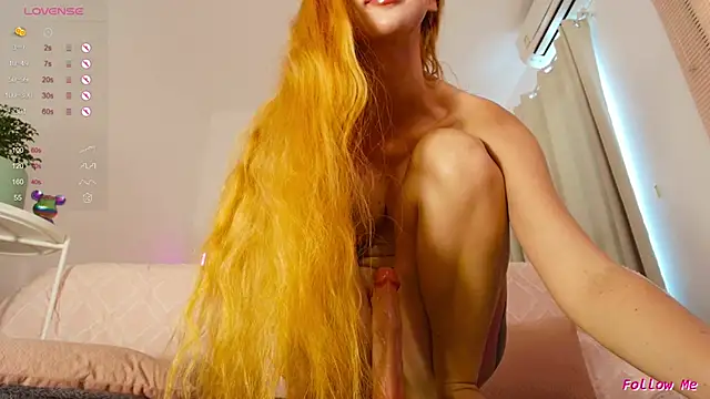 Snapshot of AudreyDevil chatting on 10.27.25 AudreyDevil online show from 10.27.25