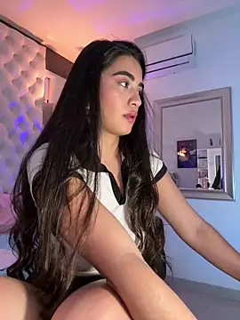 Snapshot of ZarahEvans chatting on 12.10.24 ZarahEvans online show from 12.10.24