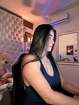 Snapshot of ZarahEvans chatting on 09.16.25 ZarahEvans online show from 09.16.25