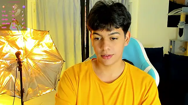 Snapshot of Franco_Rizzo_ chatting on 11.30.25 Franco Rizzo online show from 11.30.25