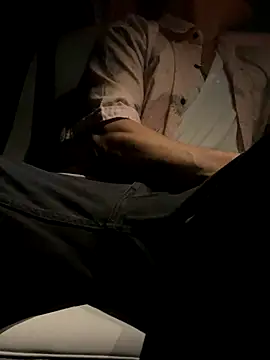 Snapshot of RoodoggXL chatting on 11.15.25 RoodoggXL online show from 11.15.25