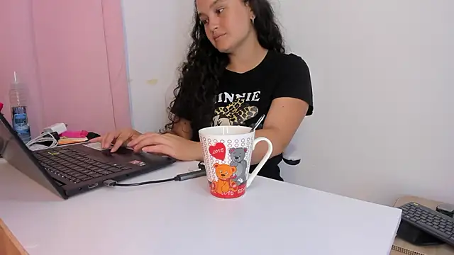 kattypinkk online show from 01.16.26