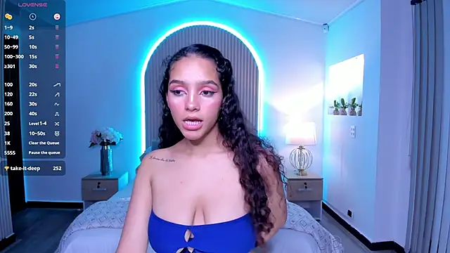 anahi curlie1 online show from 12.17.24