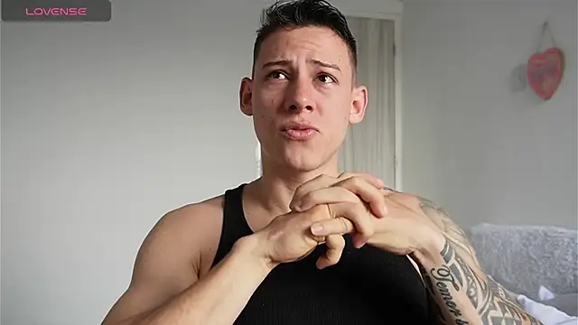 Muscle King Cum online show from 04.04.26