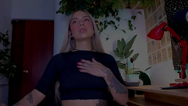 Snapshot of Yeriawaddell_ chatting on 11.24.25 Yeriawaddell online show from 11.24.25