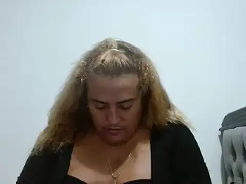 KIARAMARSHALLWELLZ online show from 02.02.25