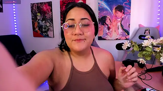 Snapshot of haru_u2 chatting on 10.24.25 haru u2 online show from 10.24.25