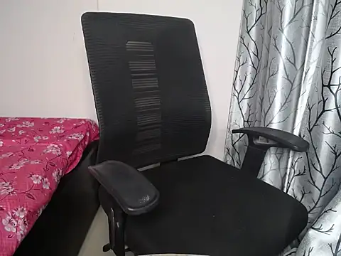 Snapshot of Naila00 chatting on 02.28.26 Naila00 online show from 02.28.26