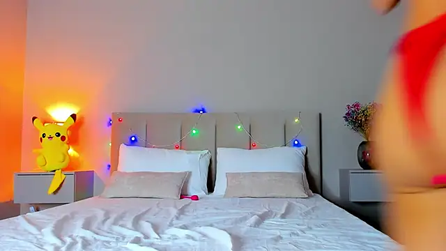 VikkiLustfull online show from 02.22.25