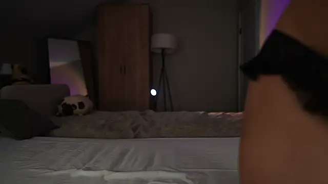 VikkiLustfull online show from 10.25.25