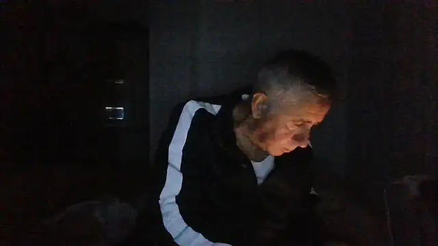 Snapshot of parejamlga58 chatting on 12.17.25 parejamlga58 online show from 12.17.25