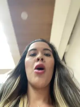 Emilia Bakerr online show from 03.05.25