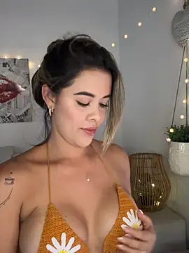 Emilia Bakerr online show from 06.12.26