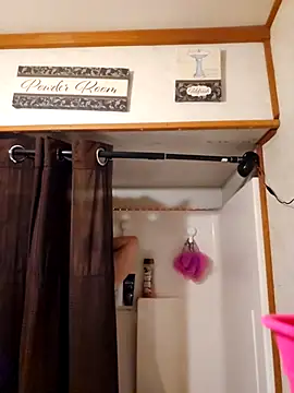 sweetkitty111 online show from 10.28.25